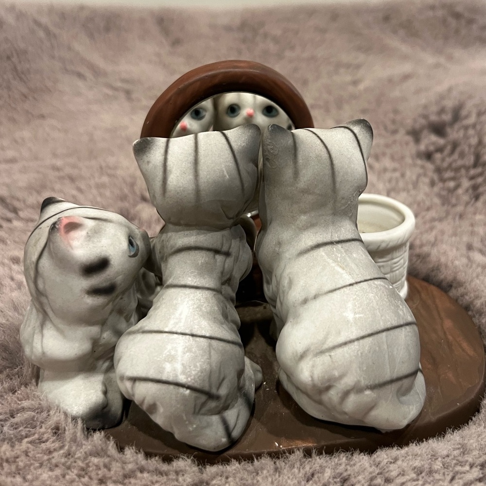 Vintage Ceramic Kittens Figurine